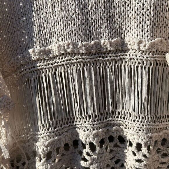 Fang vest crocheted look fringe size large - Picture 3 of 8